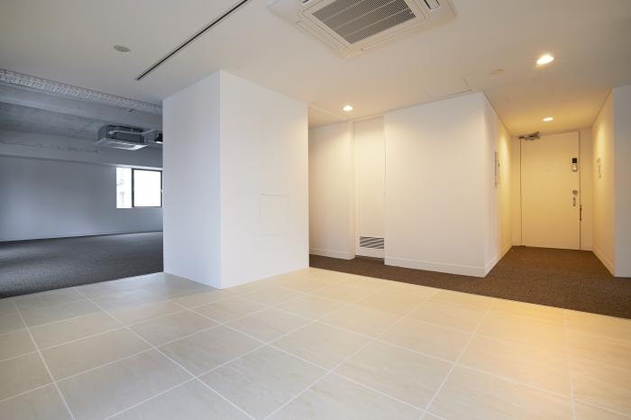 青山オフィス/東京　港区「青山一丁目」/オフィスデザイン内装/ビルリノベーション/中古ビル再生写真2枚目