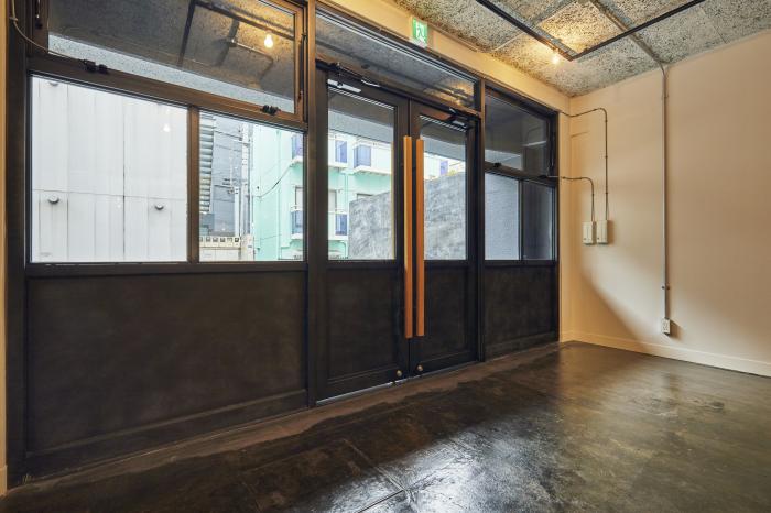原宿オフィス/東京　渋谷区「神宮前」/オフィスデザイン内装/ビルリノベーション/中古ビル再生/地上３階・地下１階フルリノベーション写真3枚目