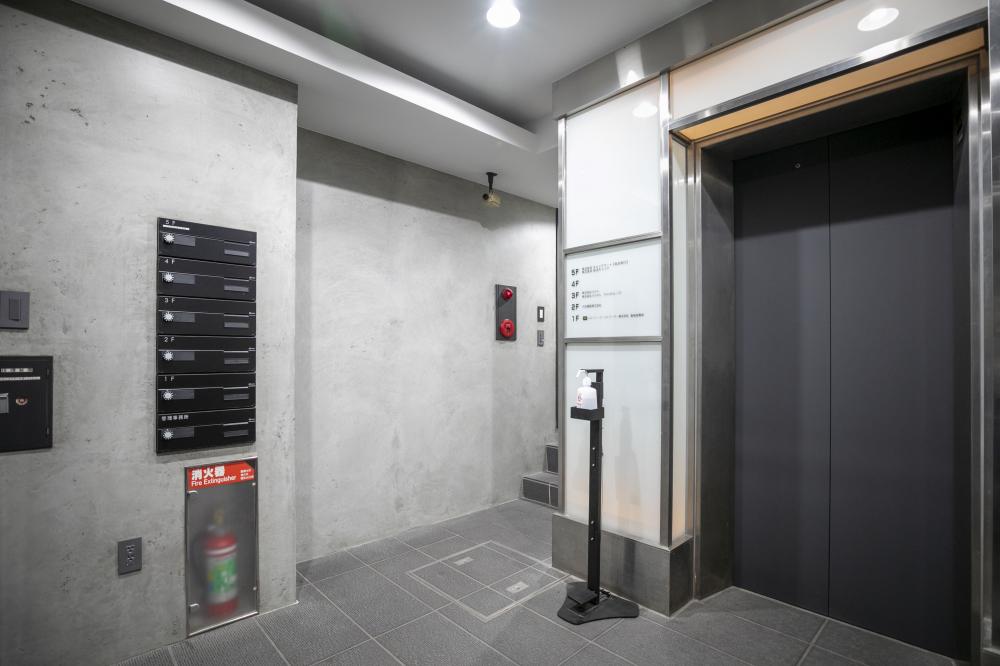 新宿オフィスビル/東京　新宿区「新宿」/オフィスデザイン内装/ビルリノベーション写真3枚目