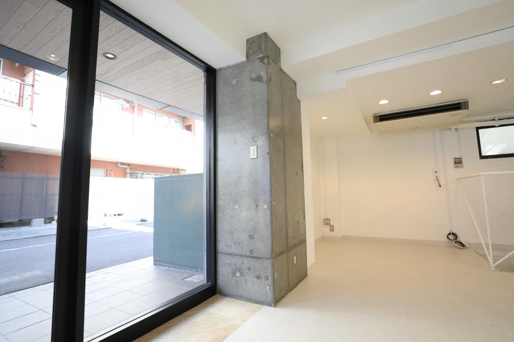 南青山オフィスビルリノベーション／コンバージョン／B1階3階建／築古ビル再生写真3枚目
