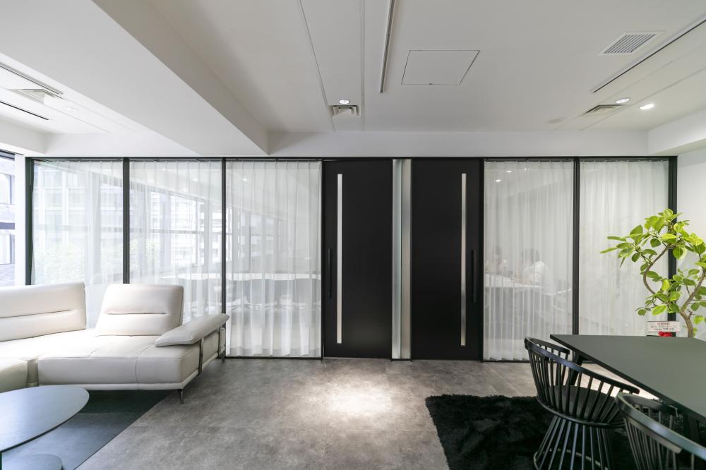 虎ノ門オフィス/82坪/モノトーン/シンプル写真2枚目