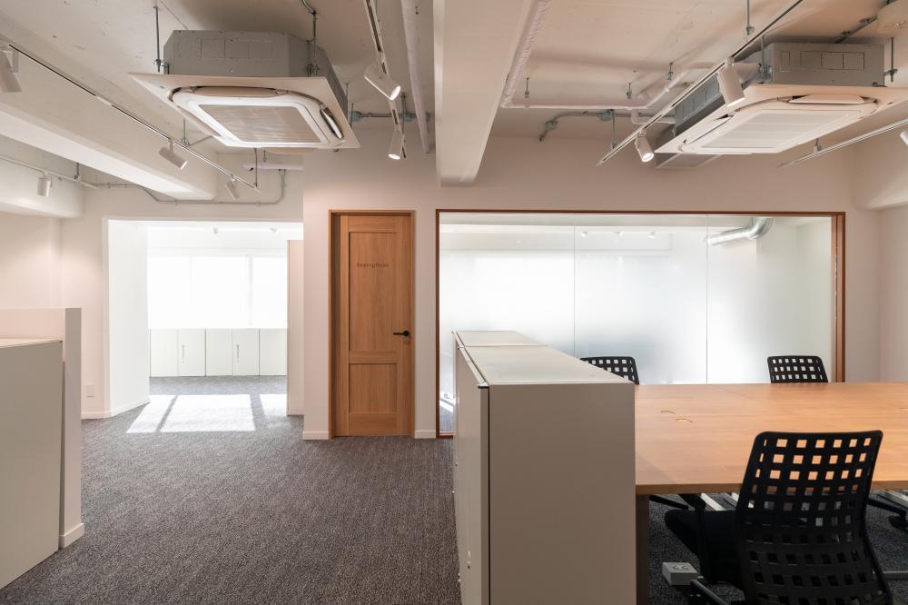 西神田　オフィス入居工事　/　21坪写真3枚目